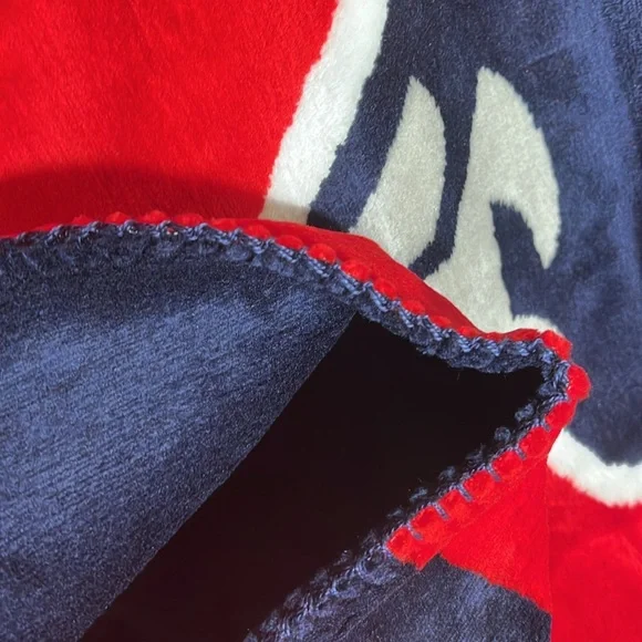 Denali 60x50 Patriots Microplush Throw - Picture 5 of 9